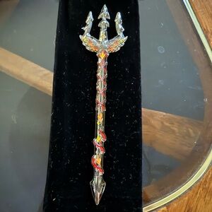 Illumicrate Altan’s Trident Replica